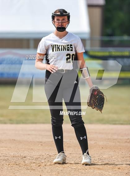 Thumbnail 2 in Cascade vs Edgewood-Colesburg (West Delaware Invitational) photogallery.