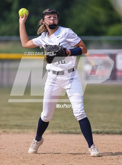 Thumbnail 3 in Cascade vs Edgewood-Colesburg (West Delaware Invitational) photogallery.