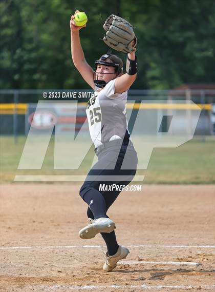 Thumbnail 3 in Cascade vs Edgewood-Colesburg (West Delaware Invitational) photogallery.