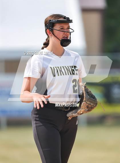 Thumbnail 1 in Cascade vs Edgewood-Colesburg (West Delaware Invitational) photogallery.