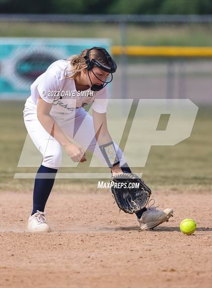Thumbnail 3 in Cascade vs Edgewood-Colesburg (West Delaware Invitational) photogallery.