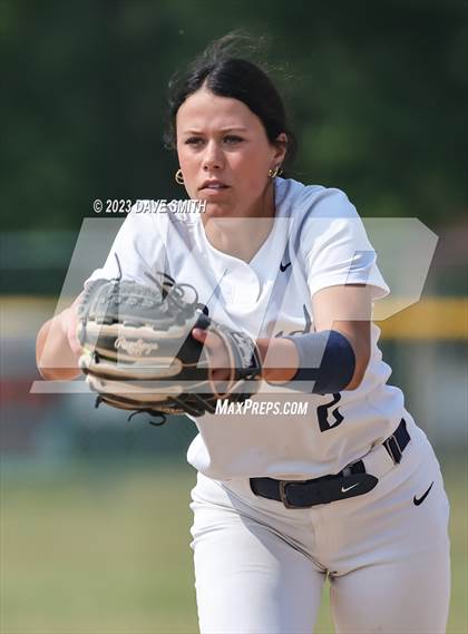 Thumbnail 3 in Cascade vs Edgewood-Colesburg (West Delaware Invitational) photogallery.