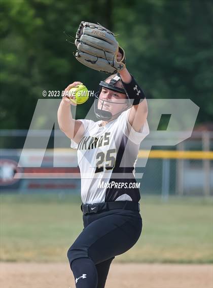 Thumbnail 2 in Cascade vs Edgewood-Colesburg (West Delaware Invitational) photogallery.