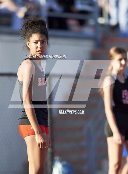 Thumbnail 2 in FHSAA District 3-2A (4 x 400 Meter) photogallery.
