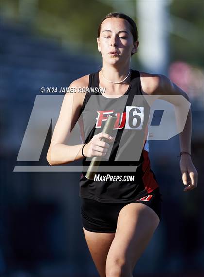 Thumbnail 1 in FHSAA District 3-2A (4 x 400 Meter) photogallery.