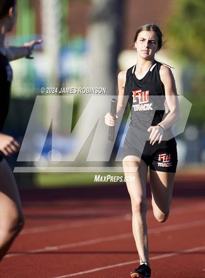 Thumbnail 2 in FHSAA District 3-2A (4 x 400 Meter) photogallery.