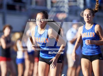 Thumbnail 1 in FHSAA District 3-2A (4 x 400 Meter) photogallery.