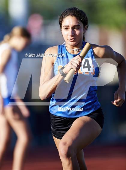 Thumbnail 1 in FHSAA District 3-2A (4 x 400 Meter) photogallery.