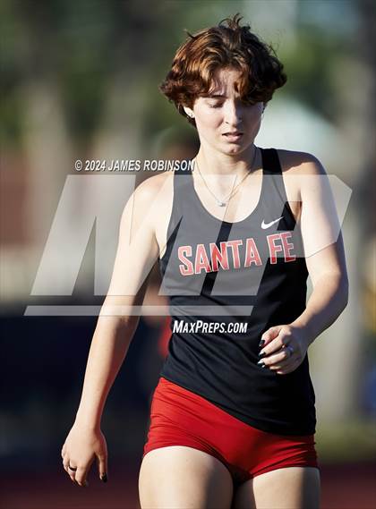 Thumbnail 3 in FHSAA District 3-2A (4 x 400 Meter) photogallery.