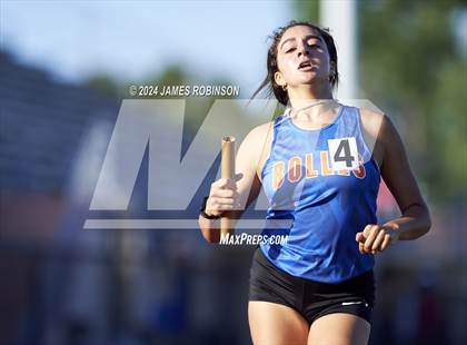 Thumbnail 2 in FHSAA District 3-2A (4 x 400 Meter) photogallery.