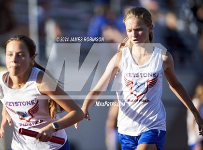 Thumbnail 2 in FHSAA District 3-2A (4 x 400 Meter) photogallery.