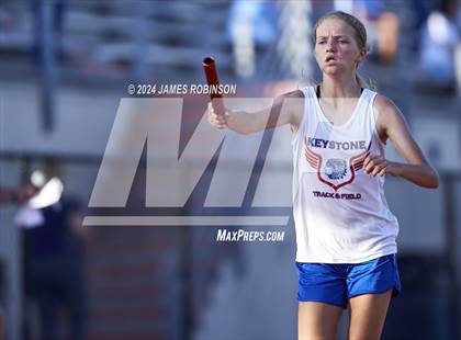 Thumbnail 2 in FHSAA District 3-2A (4 x 400 Meter) photogallery.