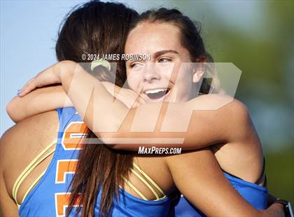 Thumbnail 3 in FHSAA District 3-2A (4 x 400 Meter) photogallery.