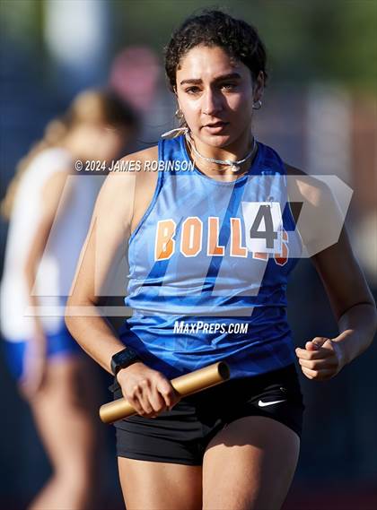 Thumbnail 1 in FHSAA District 3-2A (4 x 400 Meter) photogallery.