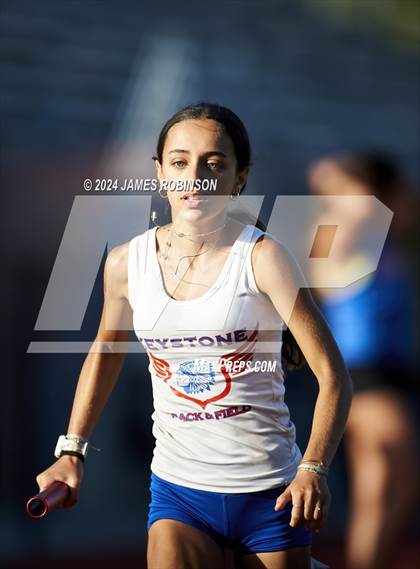 Thumbnail 1 in FHSAA District 3-2A (4 x 400 Meter) photogallery.
