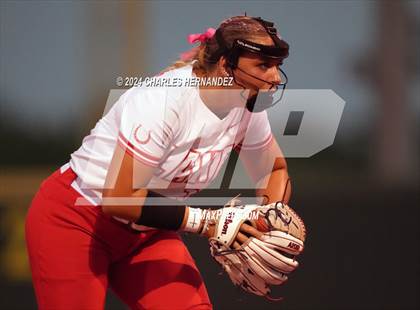 Thumbnail 1 in Lake Creek vs. Lake Belton (UIL Softball 5A Region III Final) photogallery.