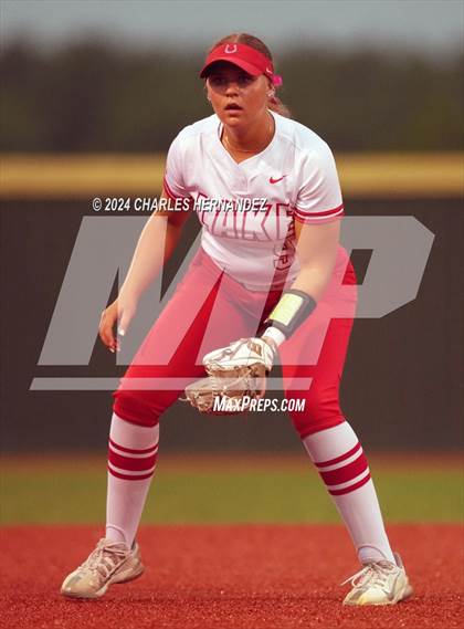 Thumbnail 2 in Lake Creek vs. Lake Belton (UIL Softball 5A Region III Final) photogallery.