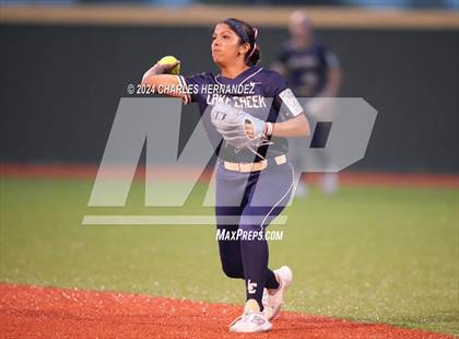 Thumbnail 3 in Lake Creek vs. Lake Belton (UIL Softball 5A Region III Final) photogallery.