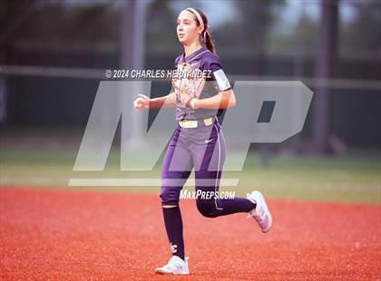Thumbnail 1 in Lake Creek vs. Lake Belton (UIL Softball 5A Region III Final) photogallery.