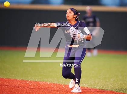 Thumbnail 2 in Lake Creek vs. Lake Belton (UIL Softball 5A Region III Final) photogallery.