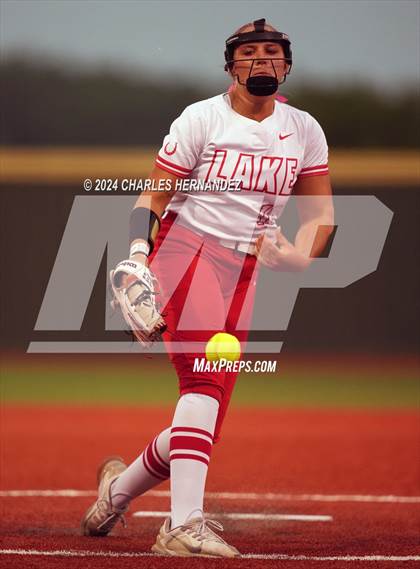 Thumbnail 1 in Lake Creek vs. Lake Belton (UIL Softball 5A Region III Final) photogallery.