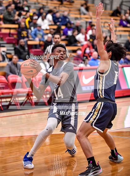 Thumbnail 3 in West Ranch vs. Bishop O'Connell (Nike Extravaganza) photogallery.