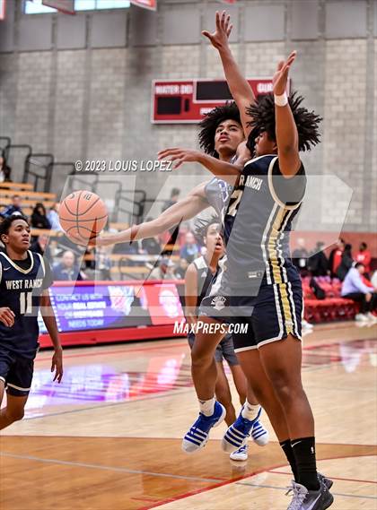 Thumbnail 2 in West Ranch vs. Bishop O'Connell (Nike Extravaganza) photogallery.