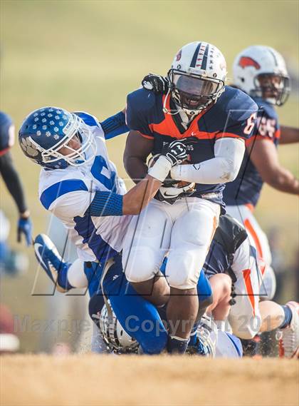 Thumbnail 3 in Briar Woods vs. Courtland (VHSL Division 4 Semifinal) photogallery.