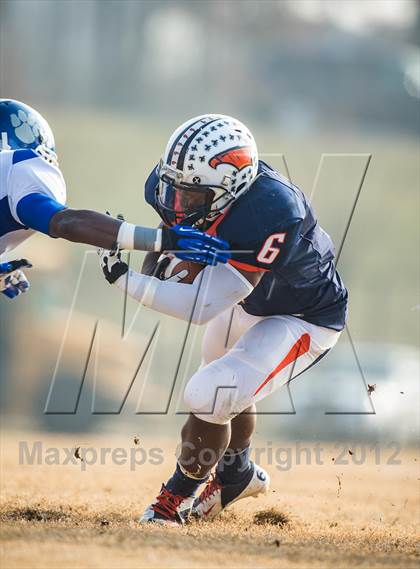 Thumbnail 3 in Briar Woods vs. Courtland (VHSL Division 4 Semifinal) photogallery.