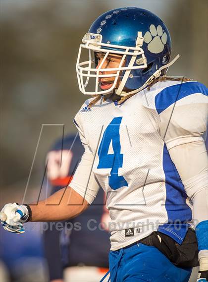 Thumbnail 1 in Briar Woods vs. Courtland (VHSL Division 4 Semifinal) photogallery.