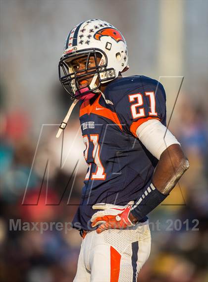 Thumbnail 3 in Briar Woods vs. Courtland (VHSL Division 4 Semifinal) photogallery.