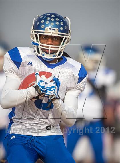 Thumbnail 1 in Briar Woods vs. Courtland (VHSL Division 4 Semifinal) photogallery.