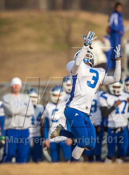 Thumbnail 2 in Briar Woods vs. Courtland (VHSL Division 4 Semifinal) photogallery.