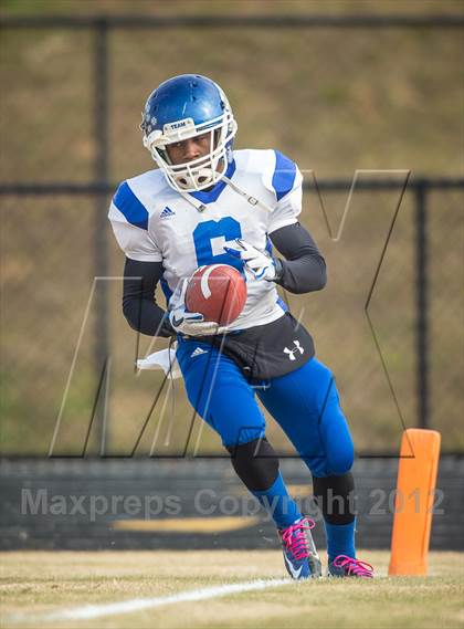 Thumbnail 3 in Briar Woods vs. Courtland (VHSL Division 4 Semifinal) photogallery.