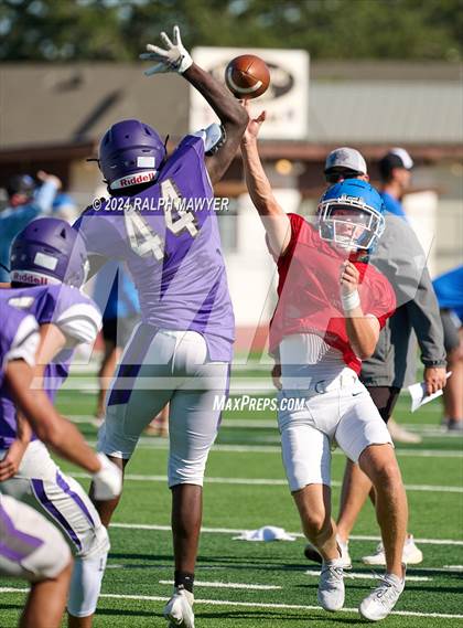 Thumbnail 2 in New Braunfels @ Boerne (Scrimmage) photogallery.