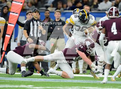 Thumbnail 1 in University Lab vs. De La Salle (LHSAA 3A Final)  photogallery.