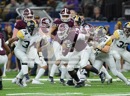 Thumbnail 3 in University Lab vs. De La Salle (LHSAA 3A Final)  photogallery.