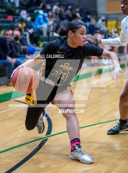 Thumbnail 1 in Lincoln vs Gig Harbor (WIAA 3A District Consolation Final) photogallery.