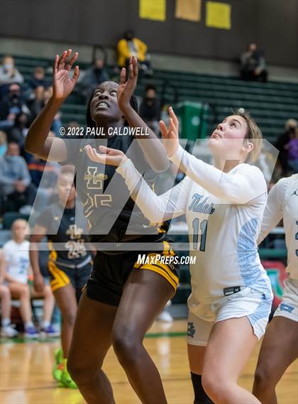 Thumbnail 2 in Lincoln vs Gig Harbor (WIAA 3A District Consolation Final) photogallery.