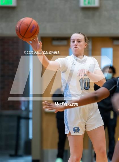 Thumbnail 1 in Lincoln vs Gig Harbor (WIAA 3A District Consolation Final) photogallery.