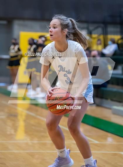 Thumbnail 2 in Lincoln vs Gig Harbor (WIAA 3A District Consolation Final) photogallery.