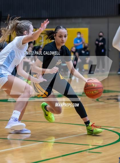 Thumbnail 1 in Lincoln vs Gig Harbor (WIAA 3A District Consolation Final) photogallery.