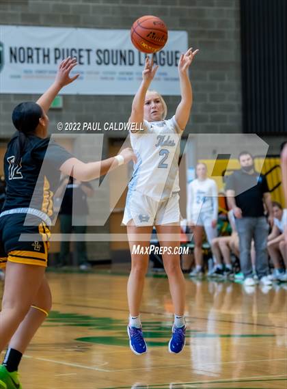Thumbnail 3 in Lincoln vs Gig Harbor (WIAA 3A District Consolation Final) photogallery.