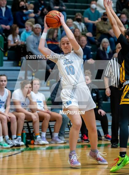 Thumbnail 1 in Lincoln vs Gig Harbor (WIAA 3A District Consolation Final) photogallery.
