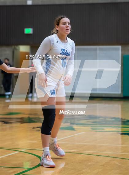 Thumbnail 3 in Lincoln vs Gig Harbor (WIAA 3A District Consolation Final) photogallery.
