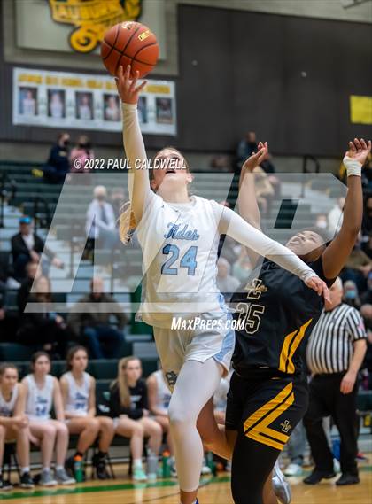Thumbnail 1 in Lincoln vs Gig Harbor (WIAA 3A District Consolation Final) photogallery.