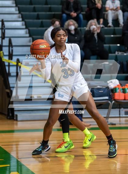 Thumbnail 3 in Lincoln vs Gig Harbor (WIAA 3A District Consolation Final) photogallery.