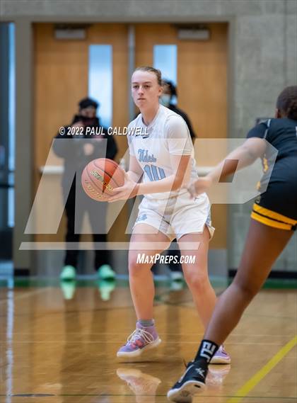 Thumbnail 3 in Lincoln vs Gig Harbor (WIAA 3A District Consolation Final) photogallery.