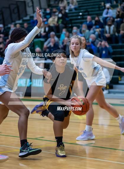 Thumbnail 2 in Lincoln vs Gig Harbor (WIAA 3A District Consolation Final) photogallery.