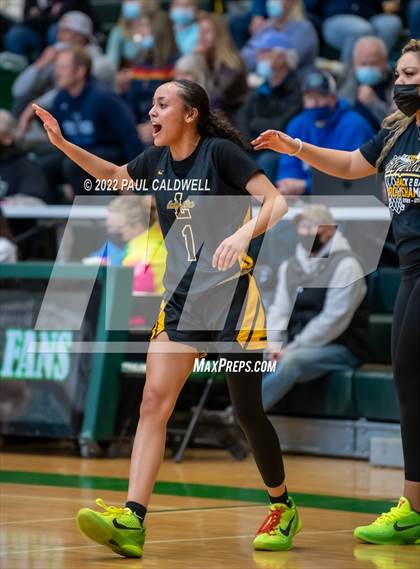Thumbnail 2 in Lincoln vs Gig Harbor (WIAA 3A District Consolation Final) photogallery.